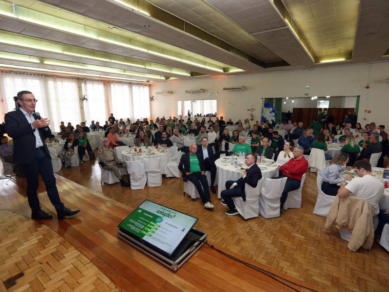Associação Comercial de Pelotas presta homenagem à Sicredi Interestados pelos 40 anos