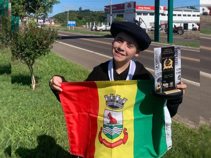 Jovem jaguarense vence festival em Santana do Livramento