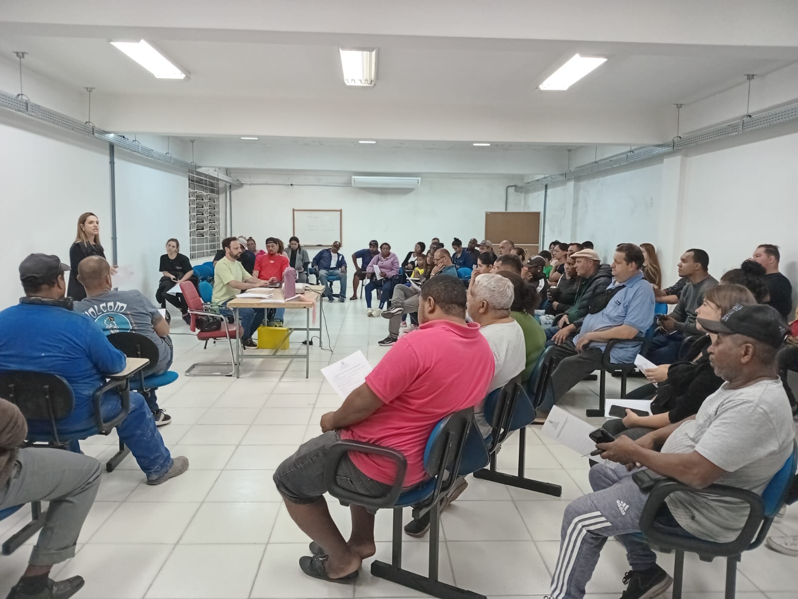 Vigilância Sanitária orienta ambulantes do Carnaval de Pelotas