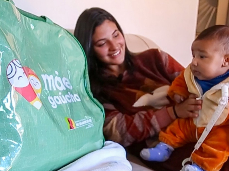 Com 36 mil kits distribuídos, governo transforma a maternidade de quem mais precisa com o programa Mãe Gaúcha