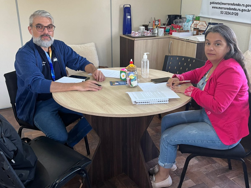 Vice-prefeita de Morro Redondo recebe representante da CEEE Equatorial