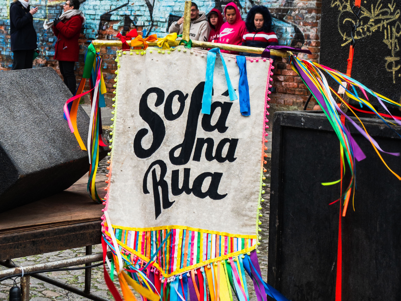 Festival Sofá na Rua retorna a Pelotas com shows e feira criativa