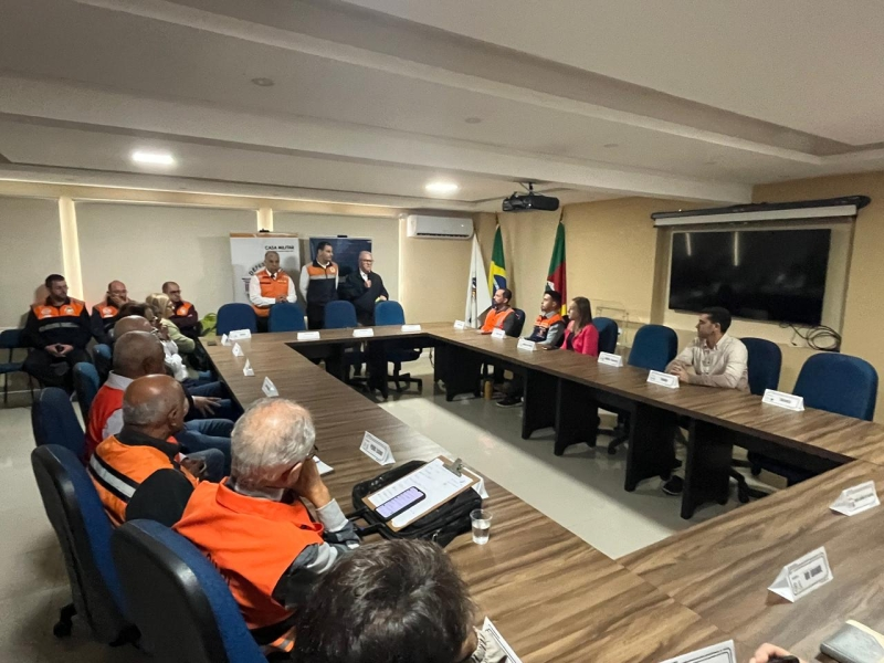 Prefeita em exercício de Arroio do Padre participa de palestra sobre Defesa Civil
