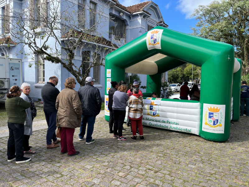 Pelotas: distribuição de mudas atrai grande público no Parque da Baronesa