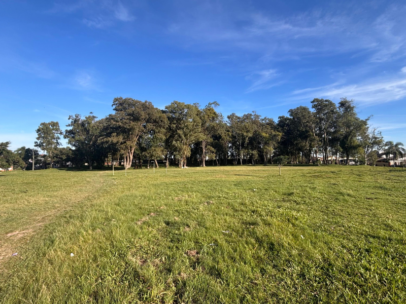 Prefeito em exercício de Pelotas visita local que vai receber espaço comunitário no Obelisco