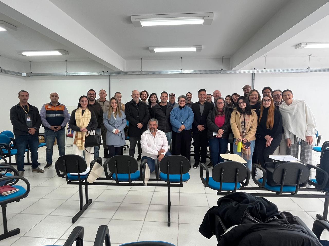 Vice-prefeita de Arroio do Padre participa de reunião sobre Regularização Fundiária em Pelotas