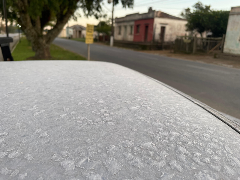 Frente fria derruba temperaturas e traz risco de geada para a Zona Sul
