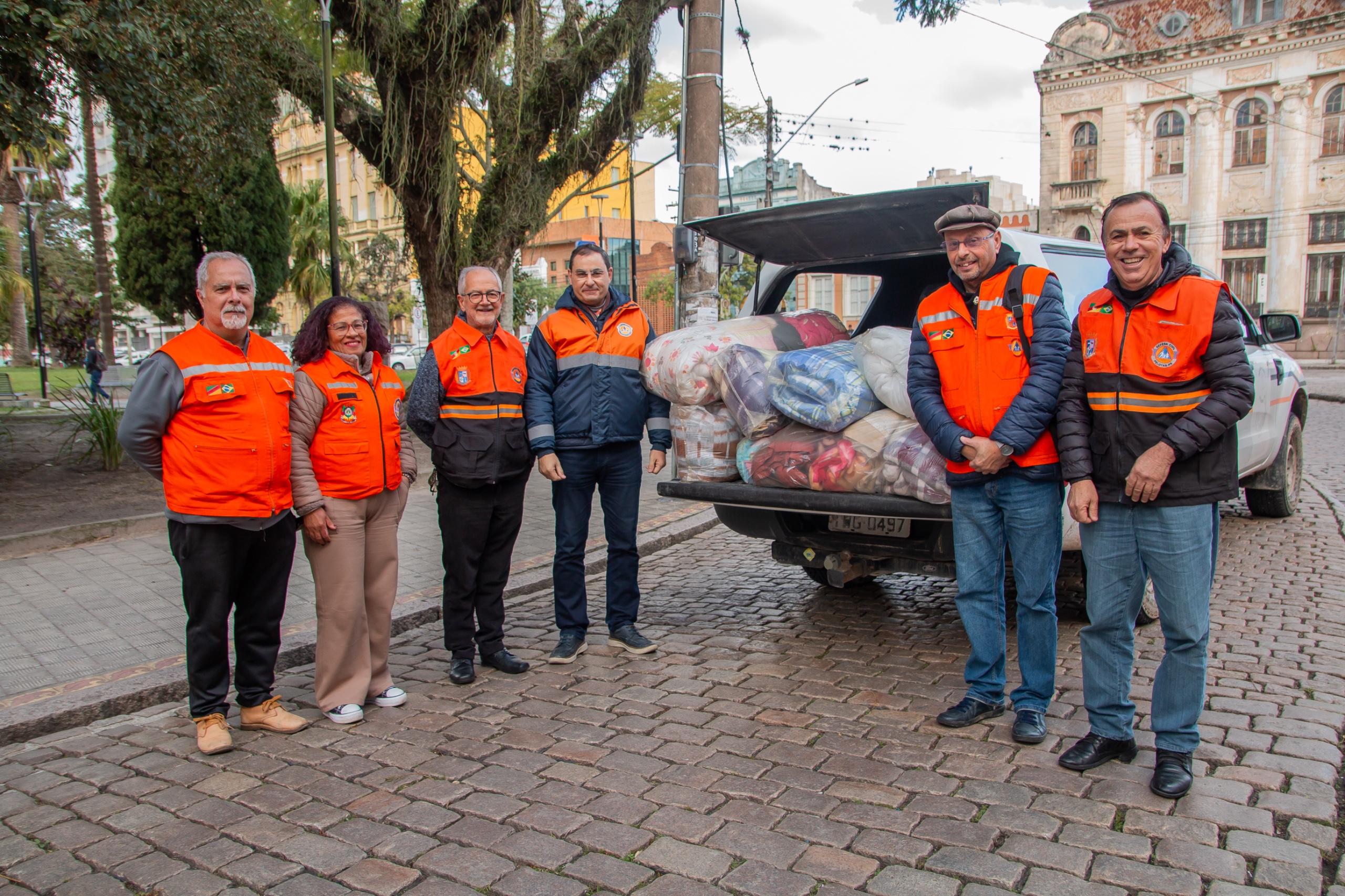 Defesa Civil entrega 500 cobertores para Pelotas