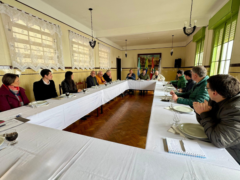 Nova diretoria da Câmara de Comércio de Rio Grande realiza primeira reunião sob presidência de Rafael Ferreira