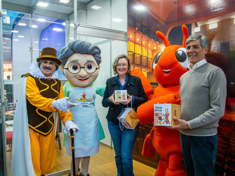 Prefeito de Pelotas recebe Maria do Rosário na Fenadoce