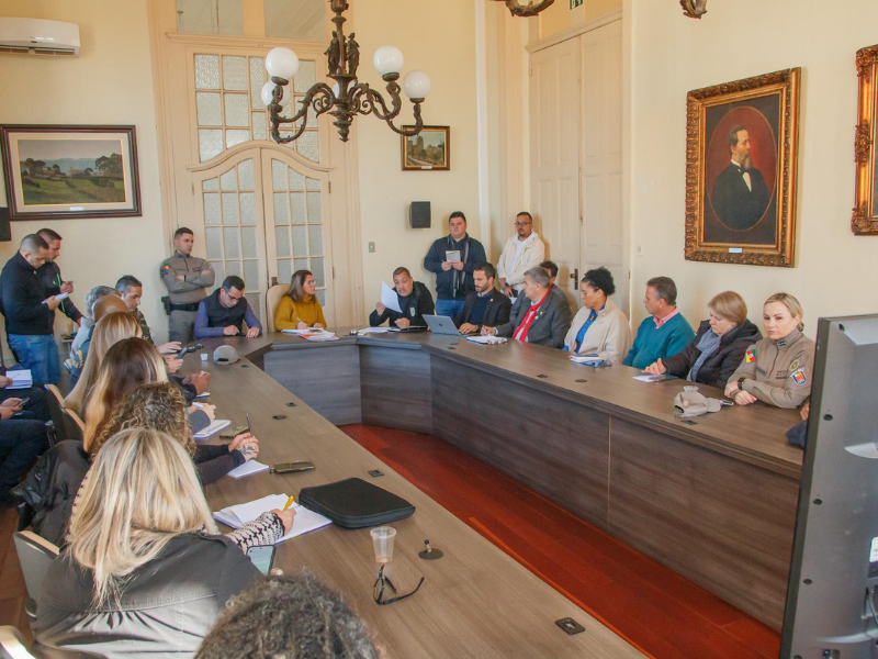 Pelotas: Reunião no Paço Municipal discute detalhes do desfile de 7 de Setembro