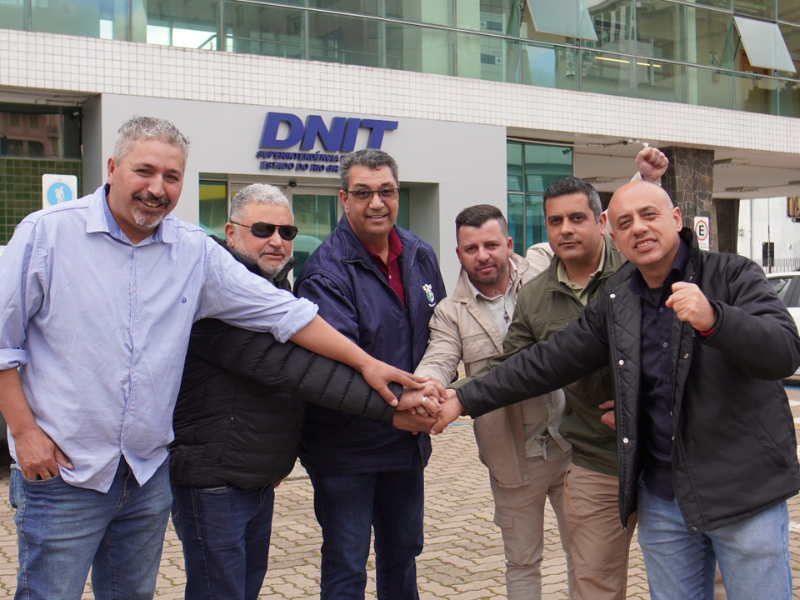 Comitiva de Capão do Leão participa de reunião no Dnit