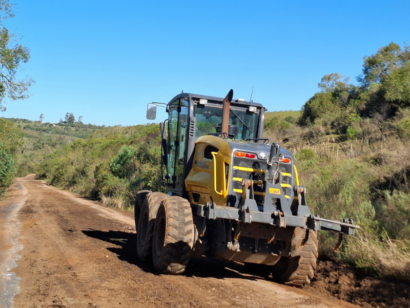 Prefeitura de Herval inicia manutenção da ERS-608