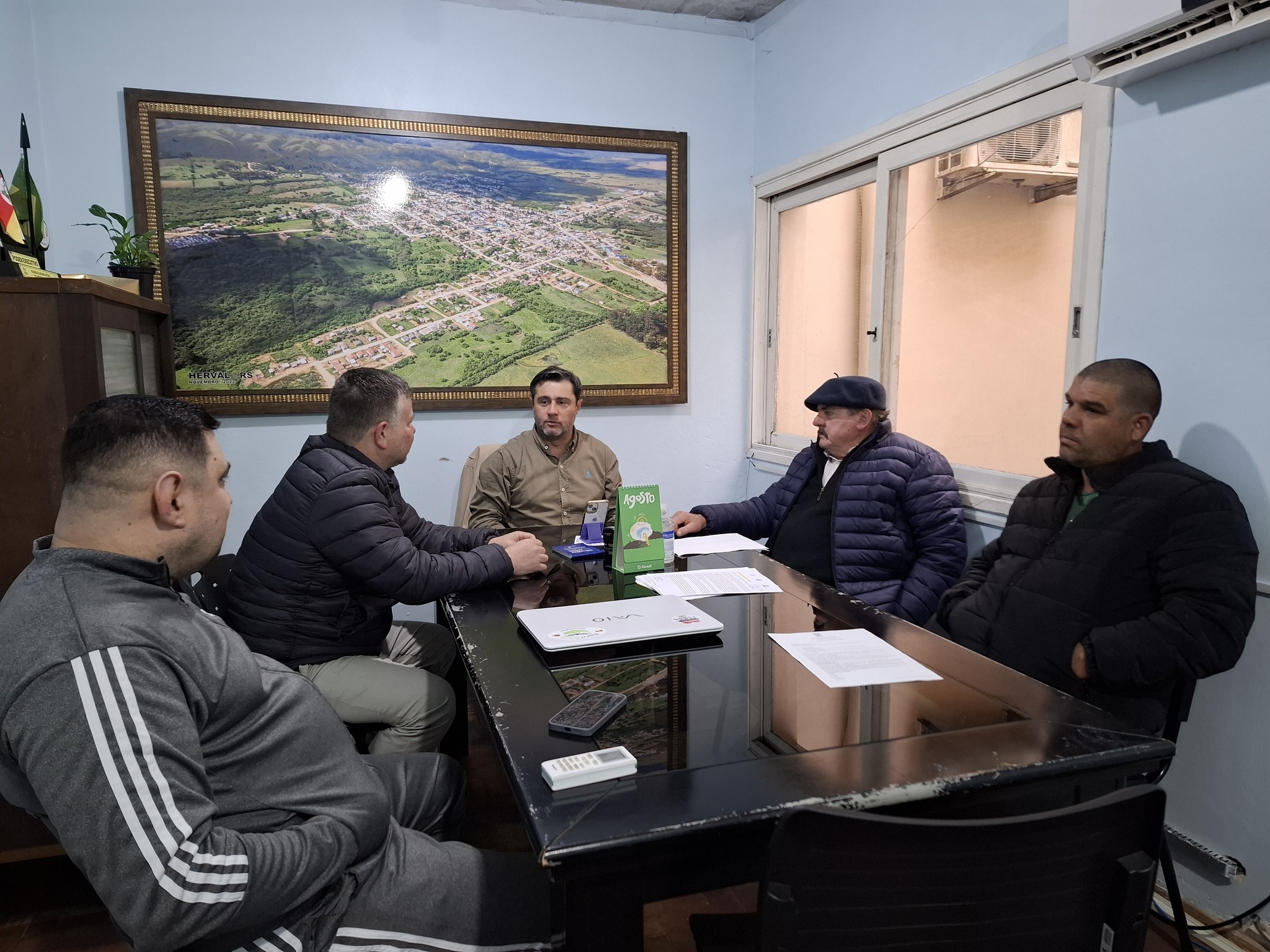 Gestores da nova empresa de limpeza se reúnem com prefeito em exercício de Herval