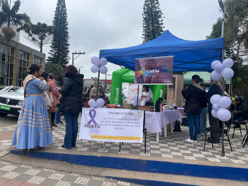 Praça de Canguçu vira espaço de diálogo sobre violência contra a mulher