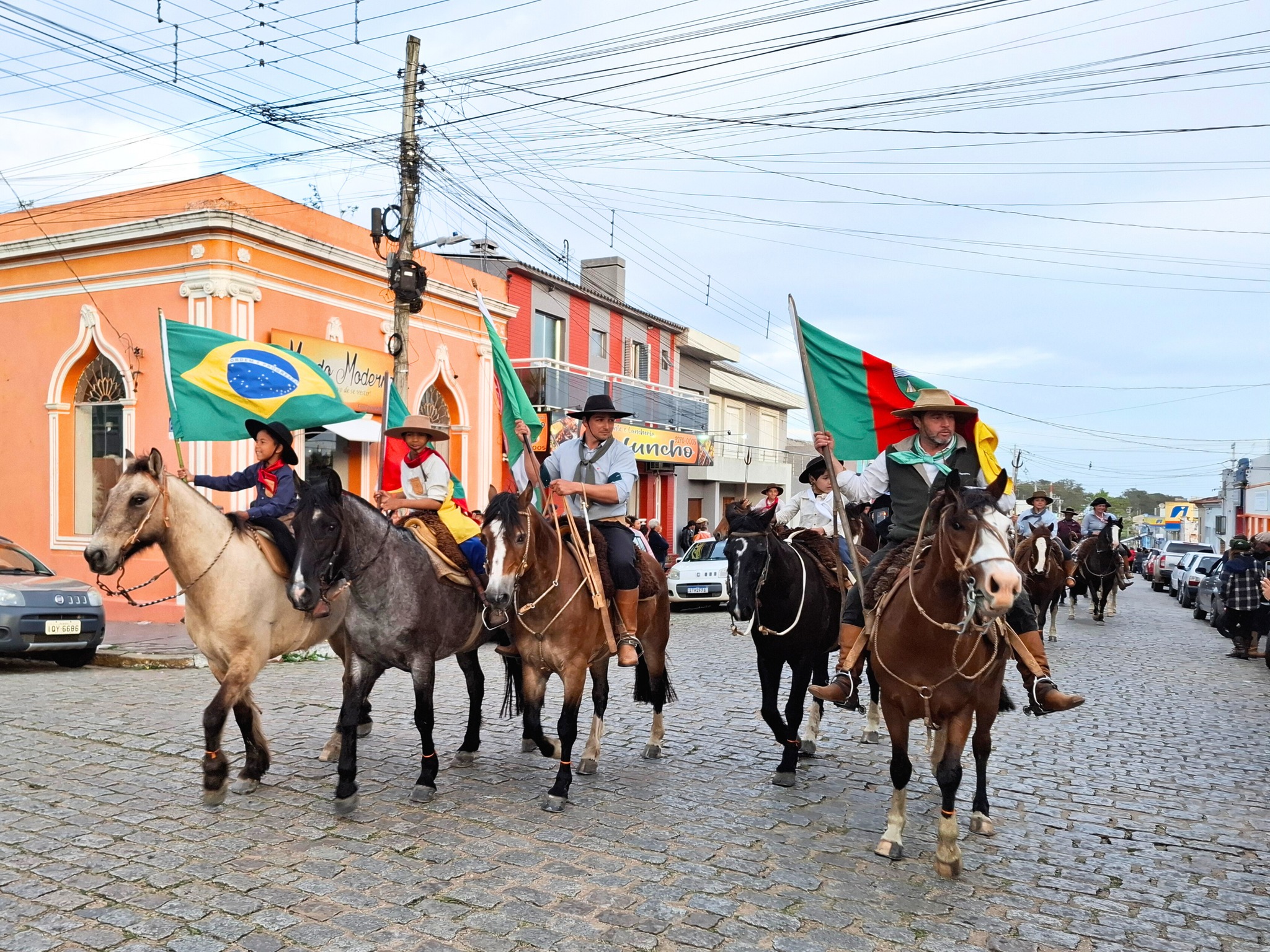 Recepção da Chama Crioula marca início das comemorações alusivas à Semana Farroupilha em Herval
