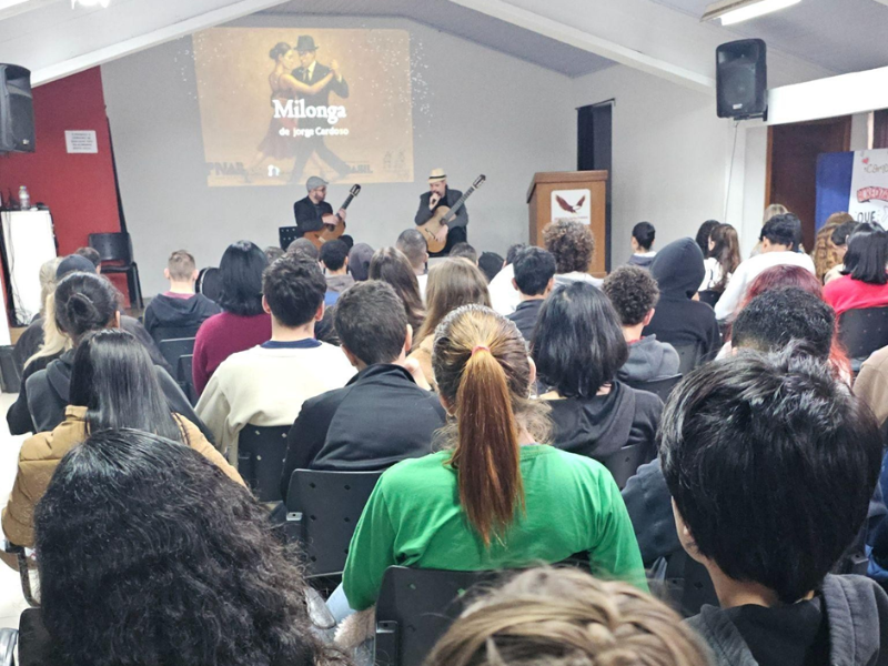 Latino-Américo Duo apresenta Concertos Didáticos em Pelotas e Rio Grande