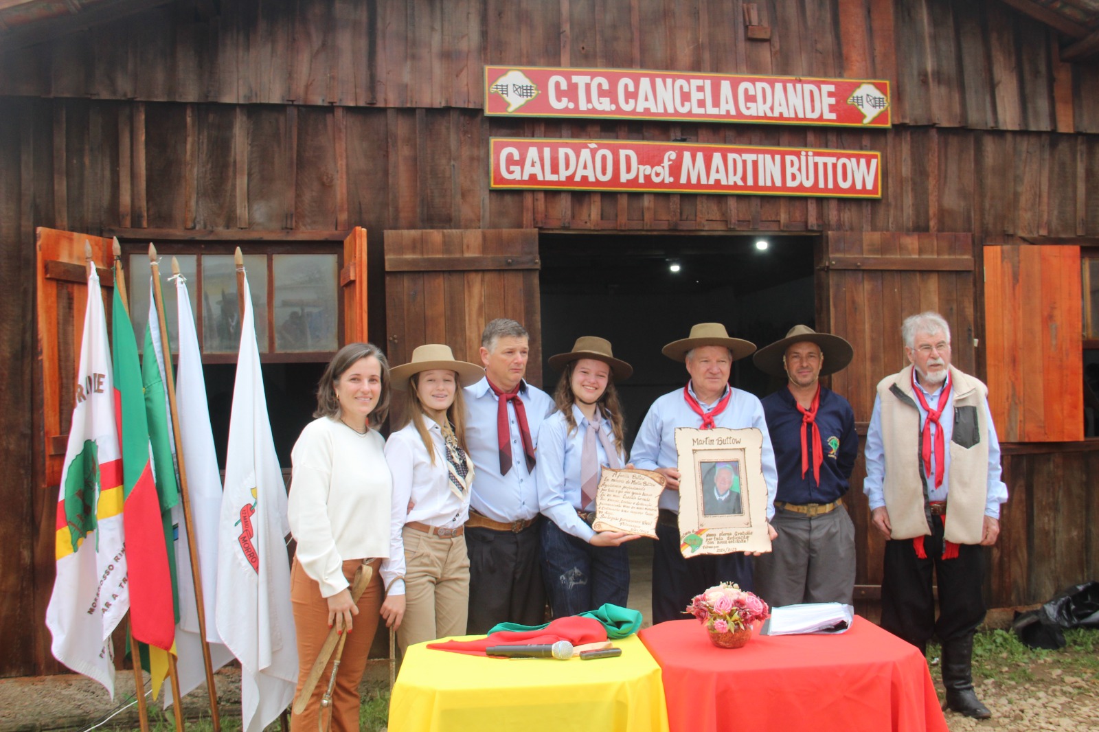 CTG Cancela Grande homenageia ex-patrão Martin Buttow e dá seu nome ao Galpão Cultural em Morro Redondo