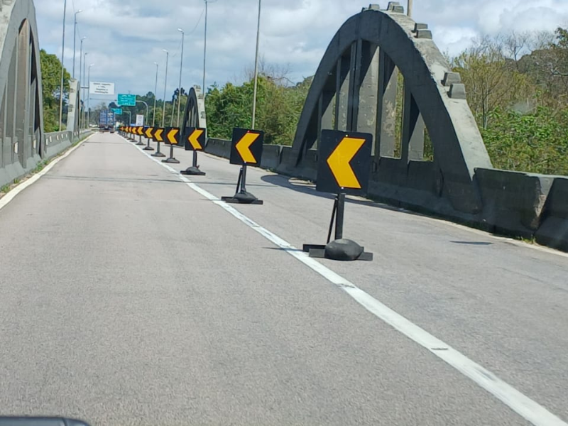 Ponte do Retiro opera em meia pista para obras em Pelotas