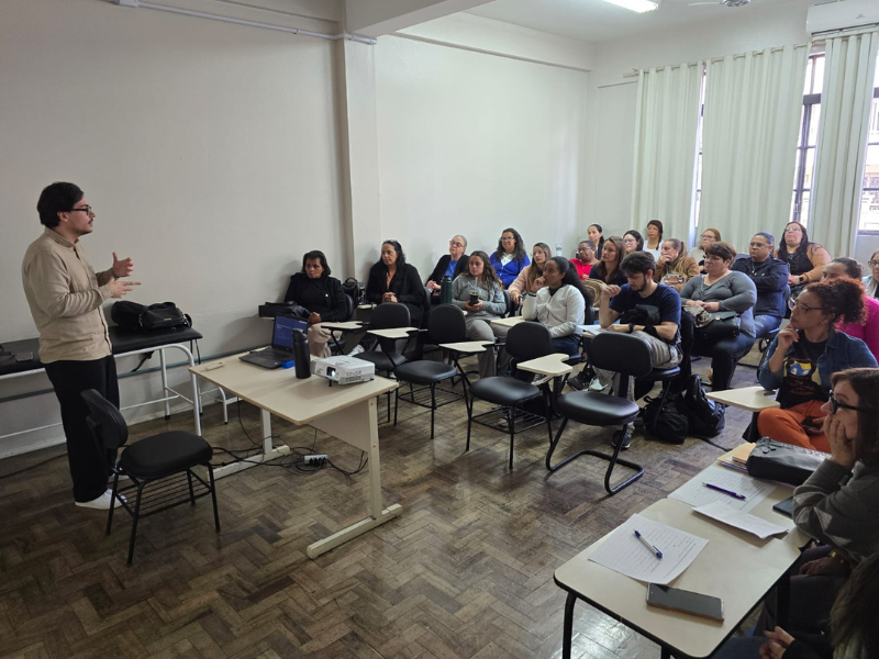 Pelotas: secretaria de Assistência Social e UCPel promovem formação sobre cuidados essenciais na infância