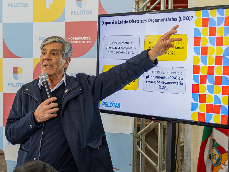 Em audiência pública, prefeito de Pelotas apresenta LDO para o exercício 2026
