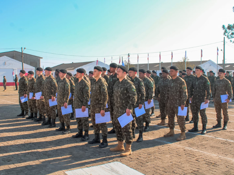 12º RCMec homenageia militares promovidos e entrega certificados de cursos do Senar em Jaguarão