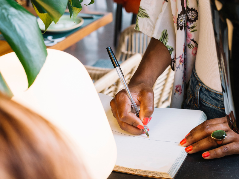 Projeto oferece oficinas gratuitas de produção cultural para mulheres em Pelotas