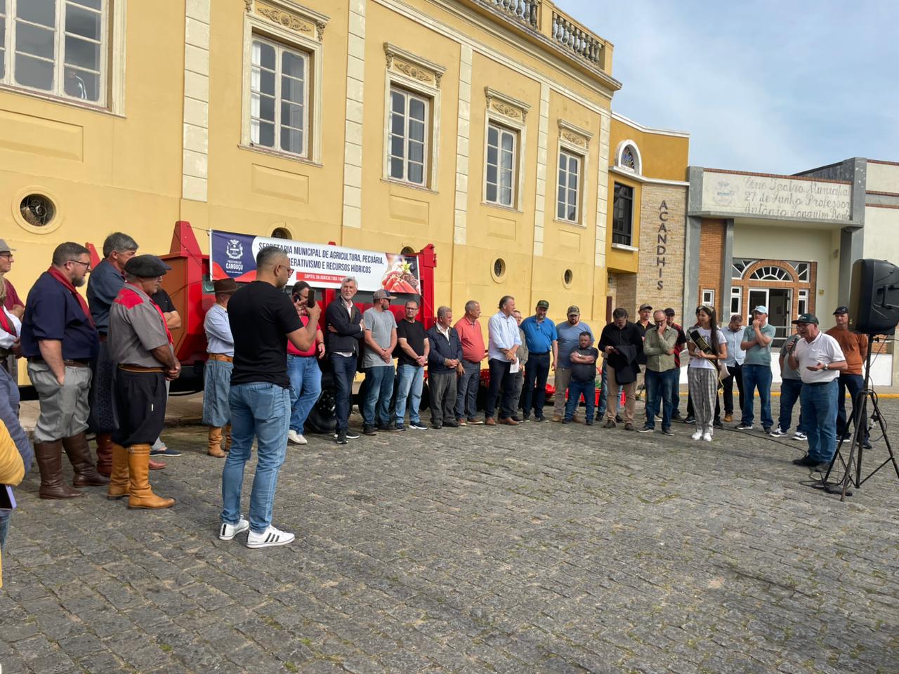 Gerador e implementos agrícolas são entregues em Canguçu