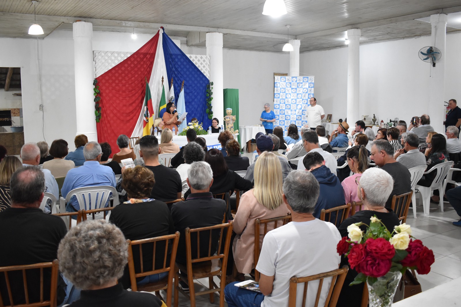 Centro de Escritores Lourencianos lança 4ª edição do livro “Nossa gente, nossas histórias”