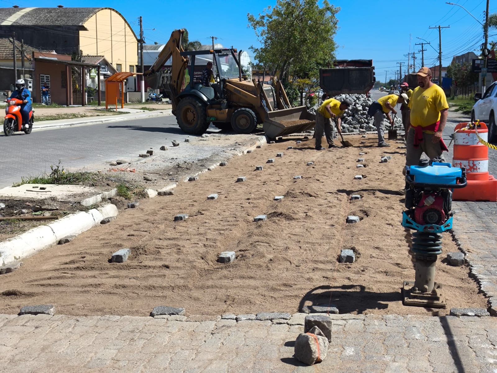 Prefeitura de Pelotas repara vias de blocos tipo Unistein no Fragata e Arco-íris