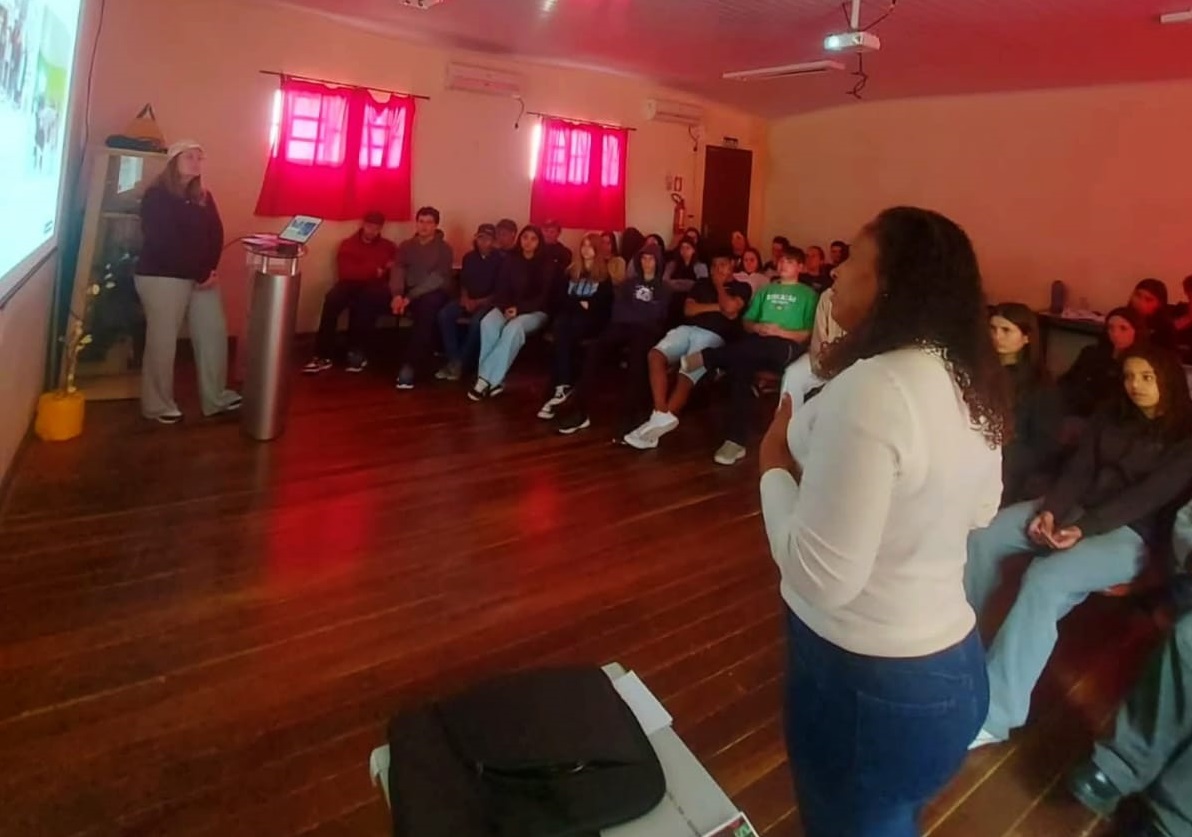 Morro Redondo celebra cultura negra com tema sobre ancestralidade