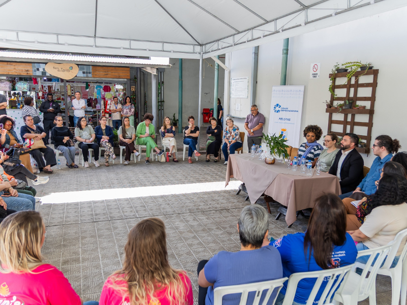 Mulheres empreendedoras participam de roda de conversa no Mercado Público em Pelotas