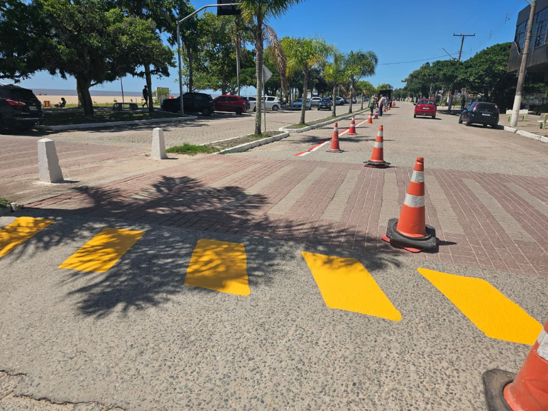 Prefeitura de Pelotas revitaliza ciclofaixa do Laranjal e regula utilização de bicicleta