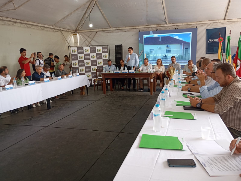 Reunião de prefeitos da Azonasul integra programação da 42ª Feovelha em Pinheiro Machado