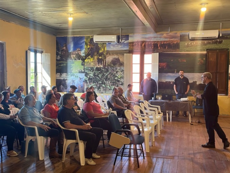 Prefeitura de Pedras Altas discute projetos de energia eólica em reunião com comunidade e empresa multinacional