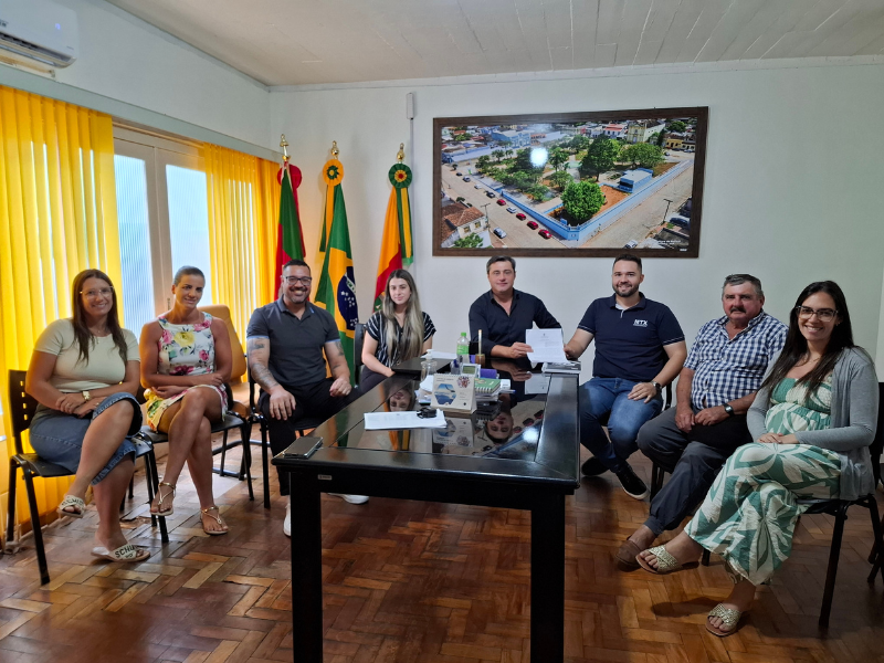 Com investimento de aproximadamente R$ 3 milhões, Prefeitura de Herval assina contrato para construção de 20 unidades habitacionais