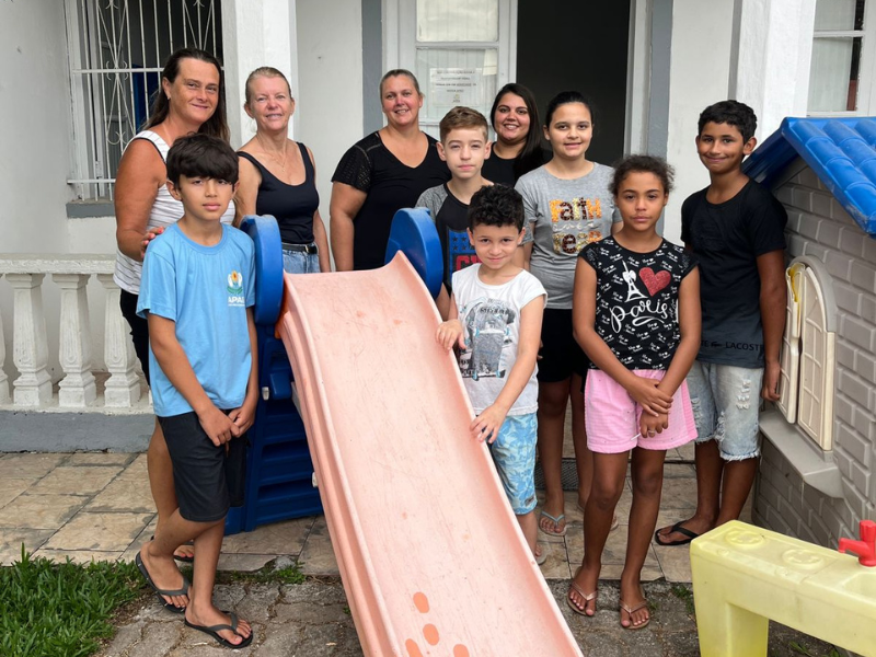 Vereadora intermedia adoção responsável e destina doação à APAE de Morro Redondo