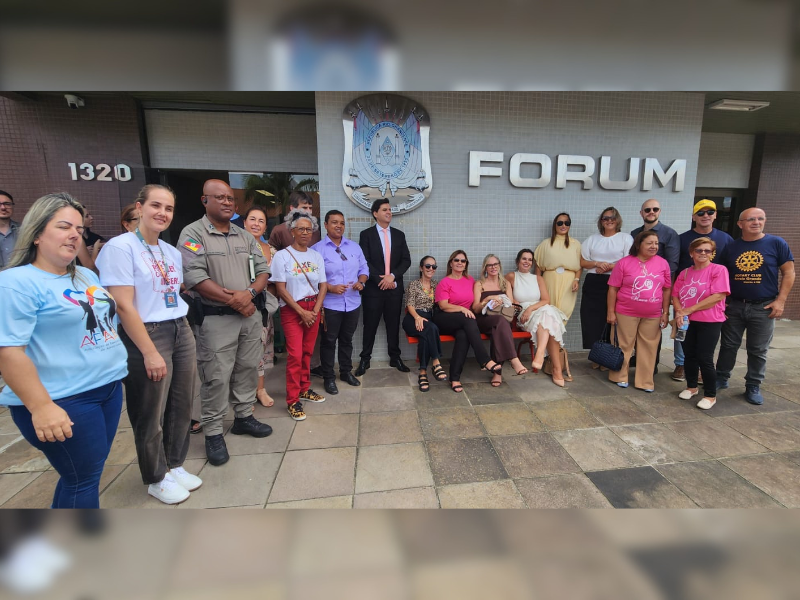 Banco Vermelho é inaugurado em frente ao Fórum de Arroio Grande