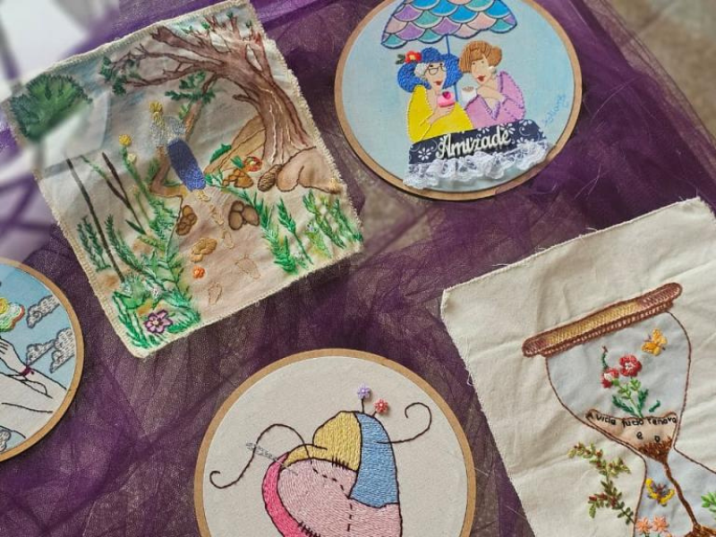 Exposição durante o Março Lilás reúne bordados inspirados na obra de Dalva Leal Martins em Rio Grande