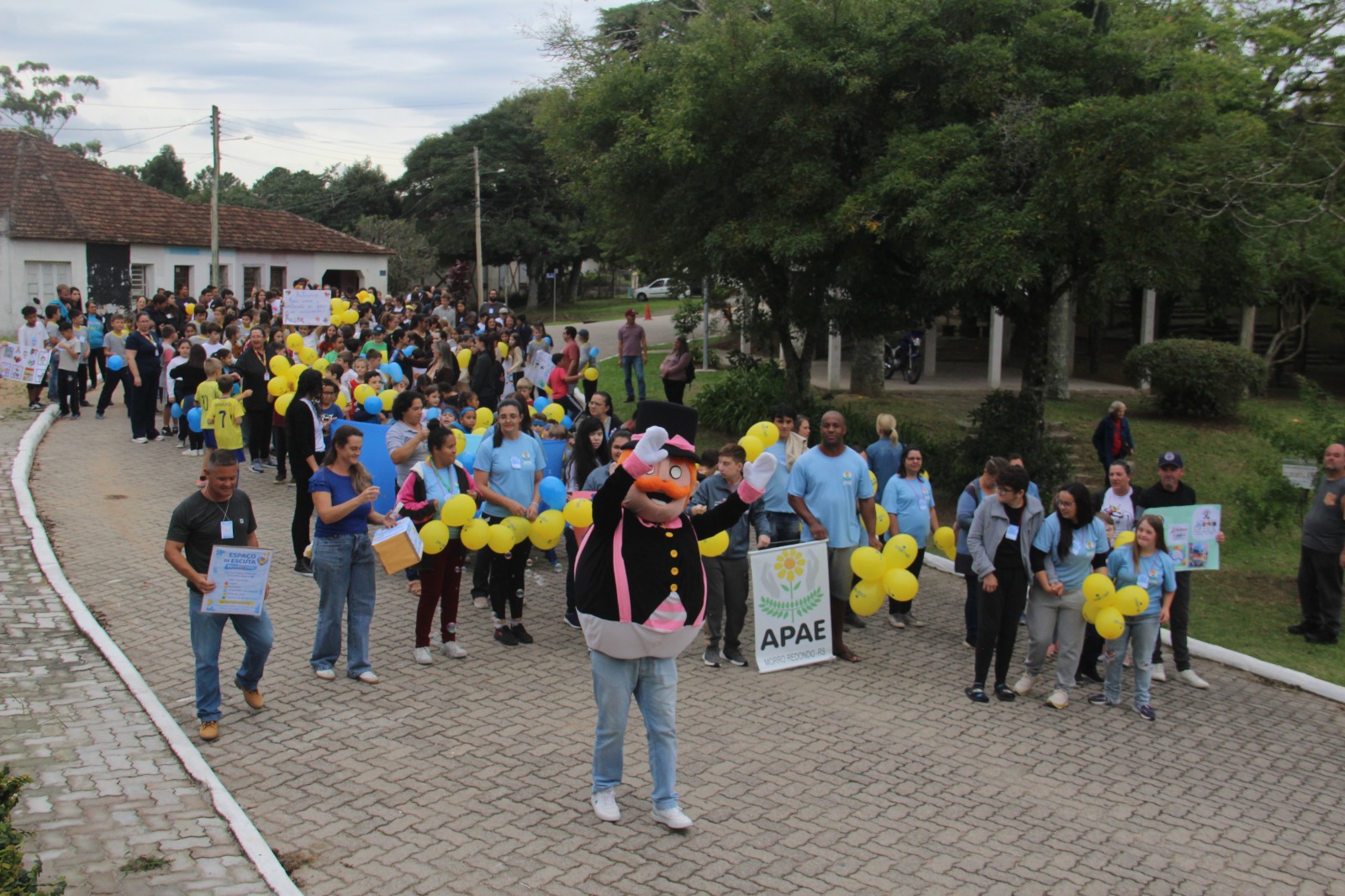 1ª Caminhada de Conscientização do Autismo é realizada em Morro Redondo