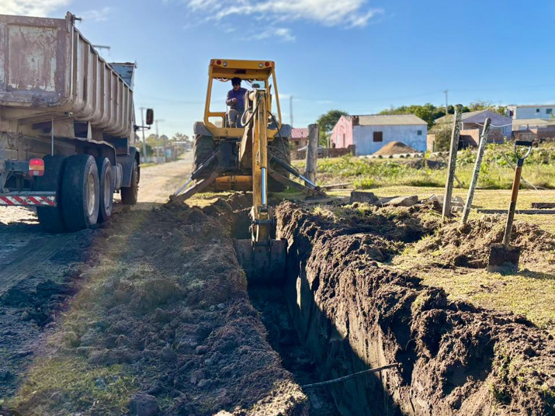 Prefeitura de Pedro Osório instala mais 140 metros de drenagem pluvial no bairro Brasília