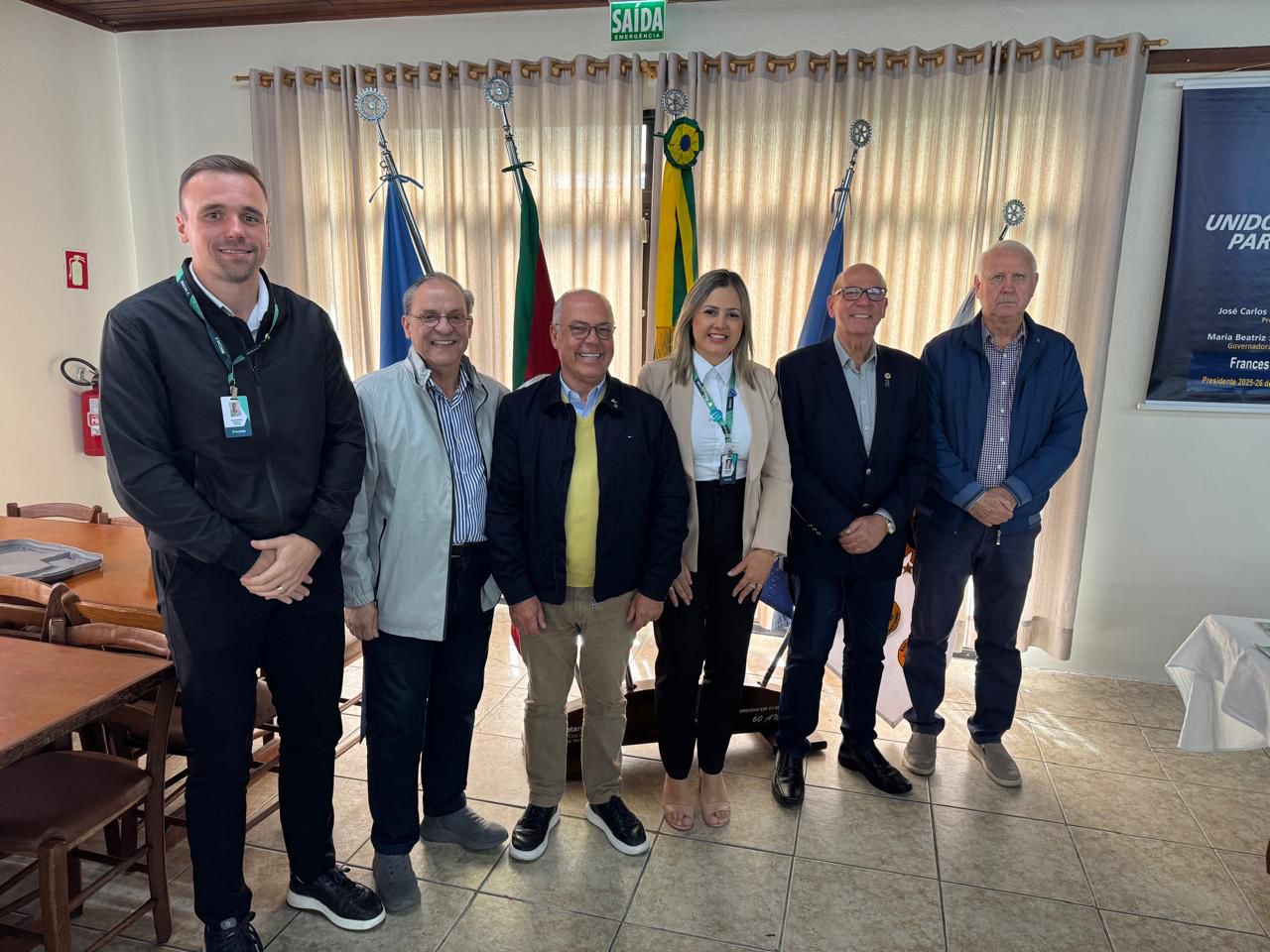 Sicoob Valesul doa camas e colchões hospitalares ao projeto do Rotary Norte de Pelotas