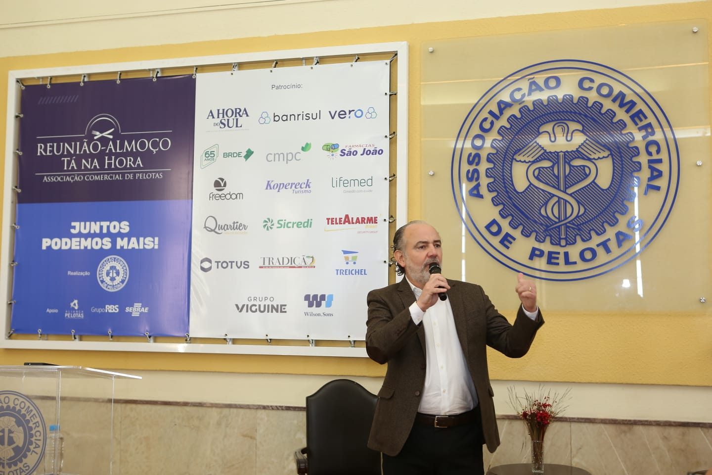 Empreendedorismo e associativismo como saída para o crescimento