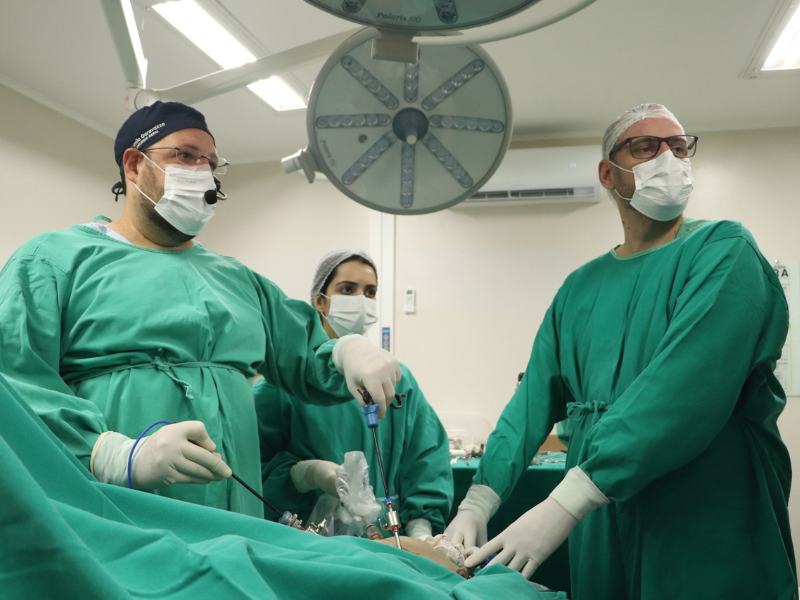 Pelotas: HUSFP inova no ensino médico com transmissão de cirurgias ao vivo para o Centro Acadêmico