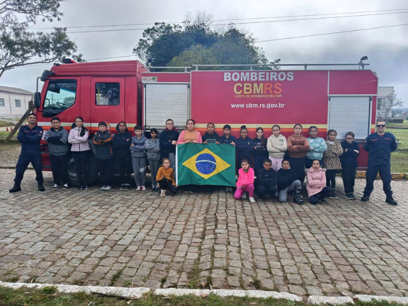Projeto Bombeiro Mirim fortalece valores de cidadania em Pinheiro Machado