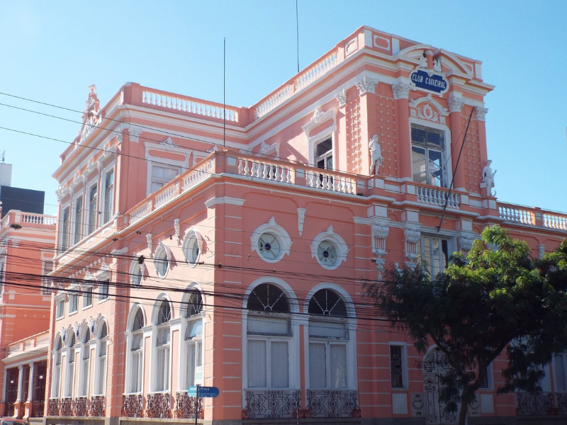 Sarau Literário no Clube Caixeiral Pelotas reúne Alcy Cheuiche, Ariane Severo e Vilma Avila Vianna, entre outros escritores