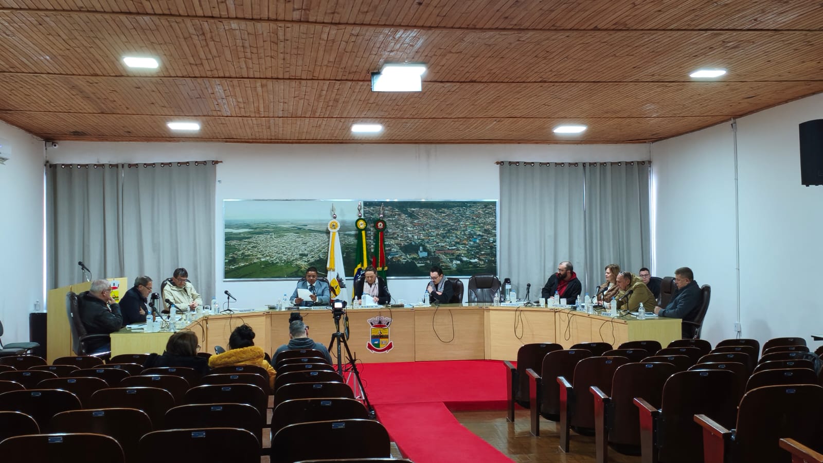 Câmara de Vereadores realiza sessão solene para entrega das Medalhas de Mérito Cultural e Mérito Esportivo