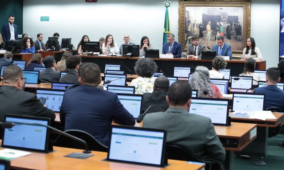 PEC da redução da maioridade penal volta à pauta da Câmara dos Deputados