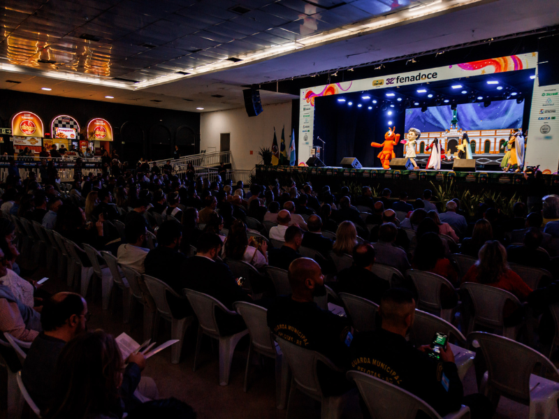 Cerimônia de abertura da 32ª Fenadoce tem homenagem às doceiras e valorização cultural
