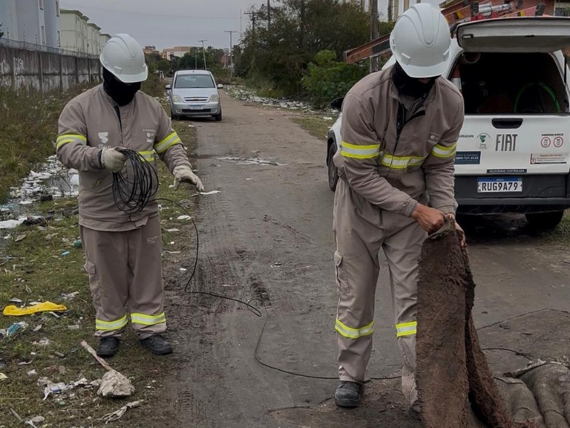 Pelotas: Após denúncia, força-tarefa interdita recicladora ilegal na rua Darcy Vargas